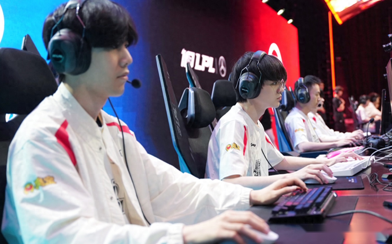 九游体育官方入口 TheShy连续五场比赛得分超过大比分获胜，MAD不断突破！气势如虹延续