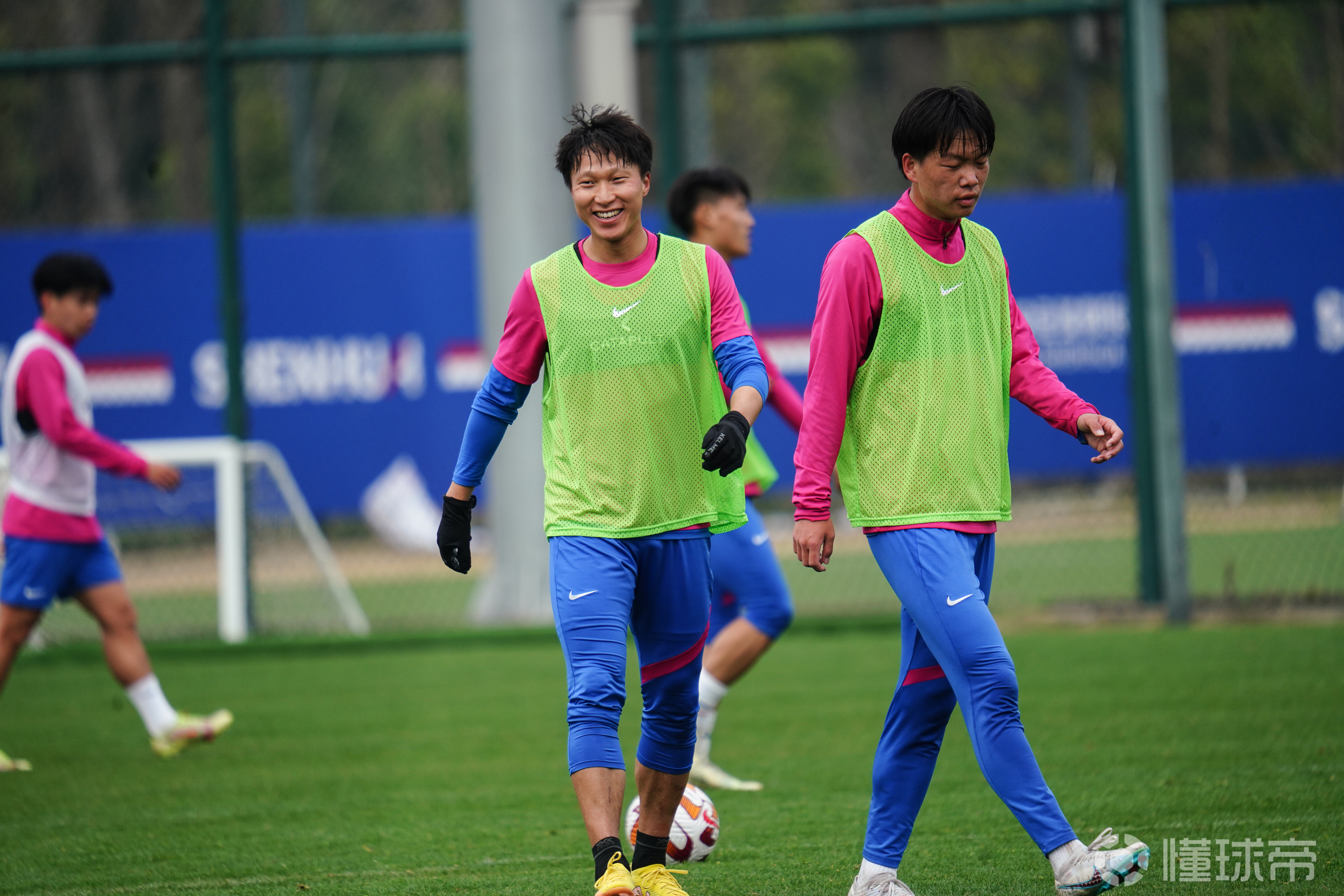 九游体育最新版本关于成都蓉城发布备战花絮，赛后回应争议，国王杯任务艰巨，训练强度明显提升的信息